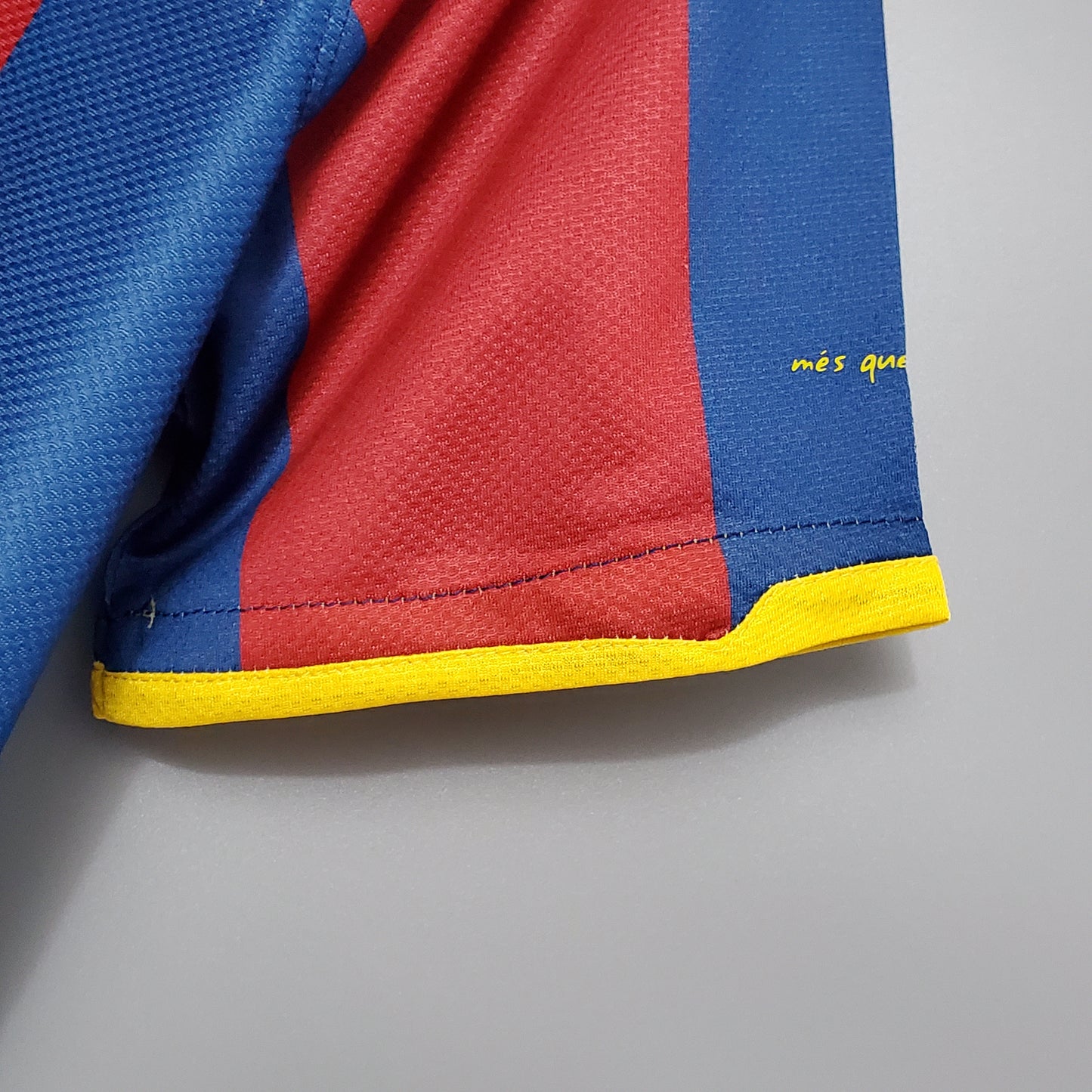 Messi-10-Barcelona-2011-football-retro-jerseys